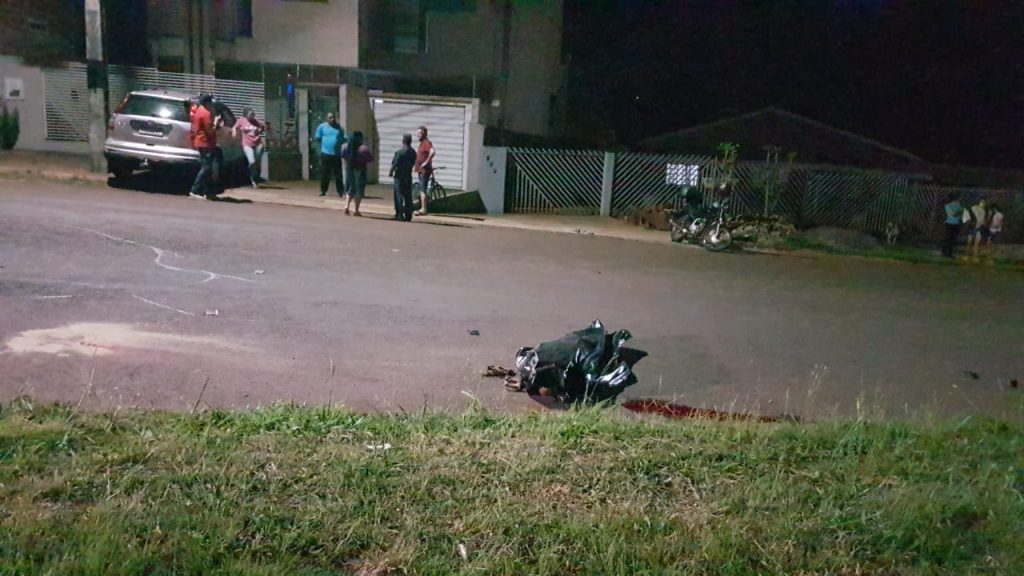Homem morre atropelado por carro na Avenida das Pombas, no Bairro Floresta