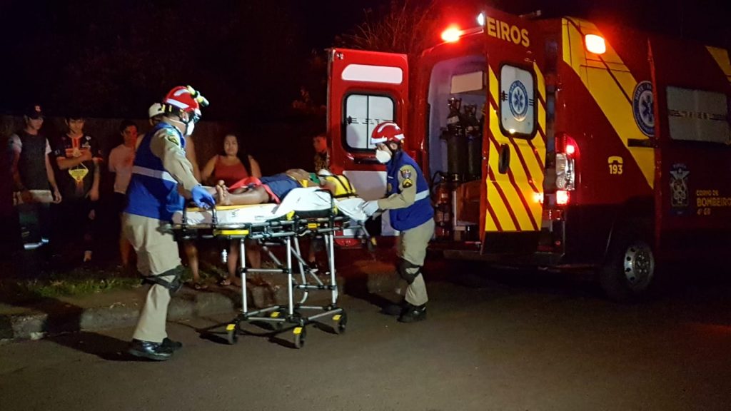 Ciclista é socorrido pelo Siate após sofrer queda no Jardim Clarito
