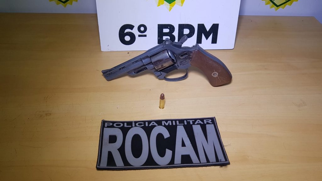 Rocam apreende adolescente e revólver com munição no Bairro Cascavel Velho