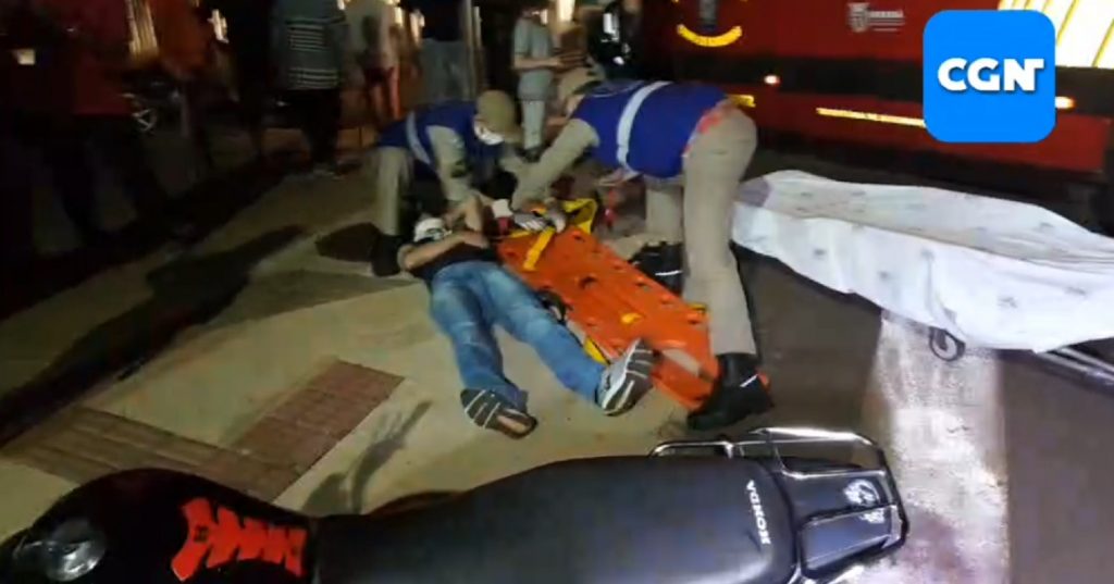 Motociclista se envolve em forte batida na Rua Xavantes, no Bairro Santa Cruz