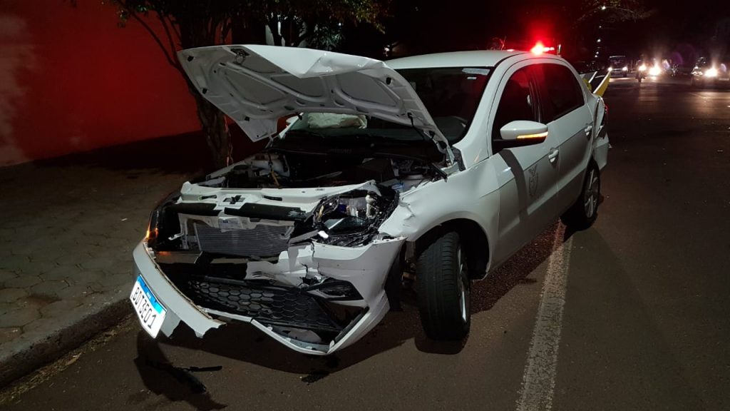 Voyage e Focus se envolvem em acidente de trânsito no Centro de Cascavel