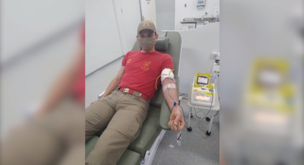 Bombeiros realizam doação de sangue coletiva no Hemocentro