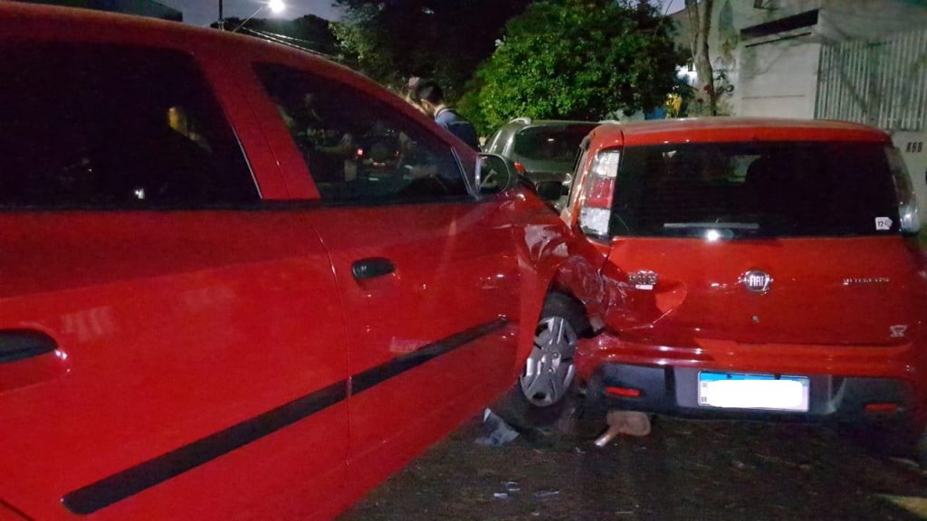 Quatro carros se envolvem em acidente de trânsito no Bairro São Cristóvão