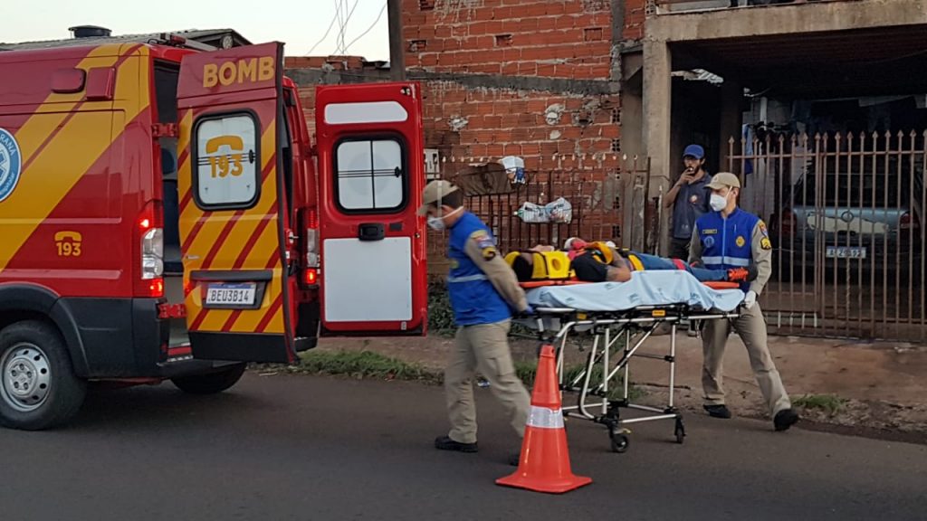 Toyota Fielder e motocicleta se envolvem em acidente de trânsito no Jardim Consolata
