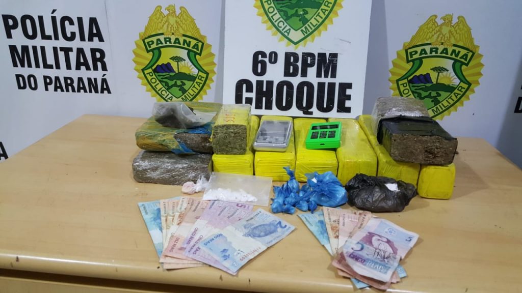 Choque detém casal e apreende maconha, cocaína e dinheiro no Parque Verde Choque detém casal e apreende maconha, cocaína e dinheiro no Parque Verde