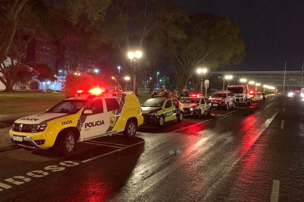 Aifu dispersa 2,2 mil pessoas e aplica mais de R$ 760 mil em multas em Curitiba Aifu dispersa 2,2 mil pessoas e aplica mais de R$ 760 mil em multas em Curitiba