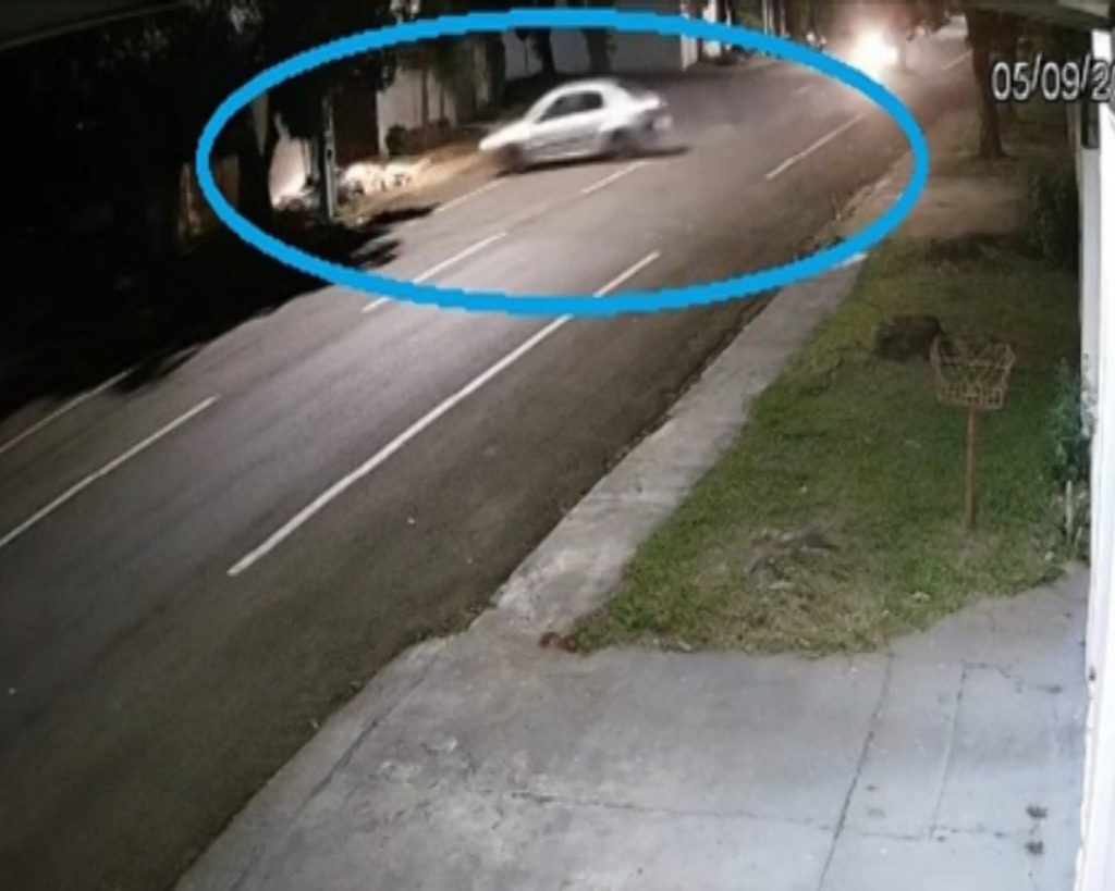 Câmera flagra forte colisão na Vila Tolentino Câmera flagra forte colisão na Vila Tolentino