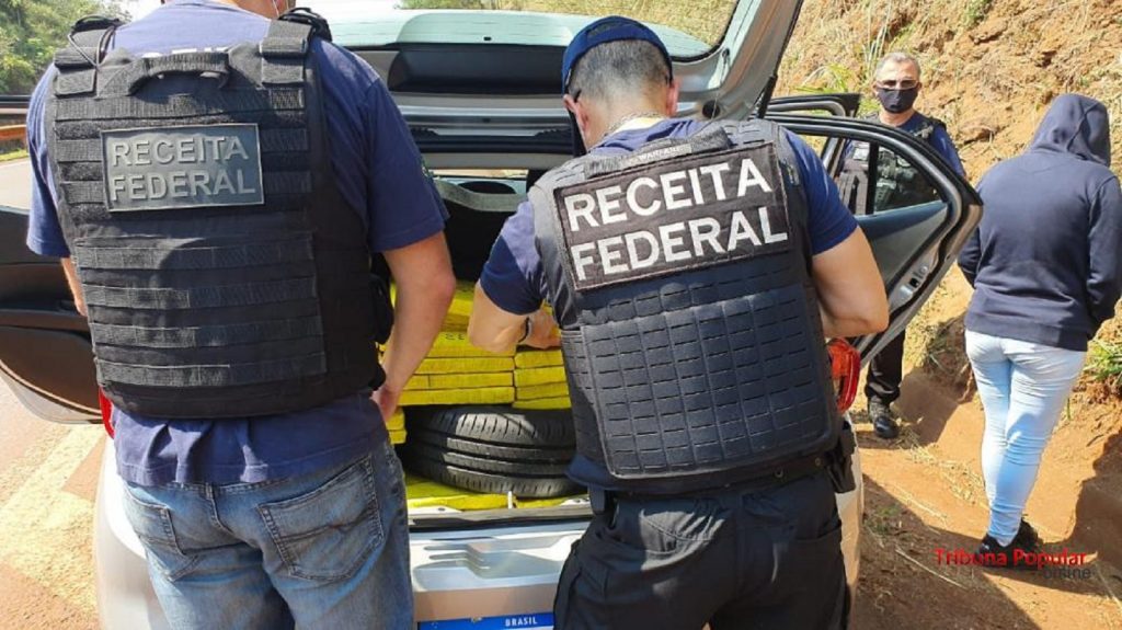 Receita Federal prende condutora com carro alugado levando 226 quilos de maconha