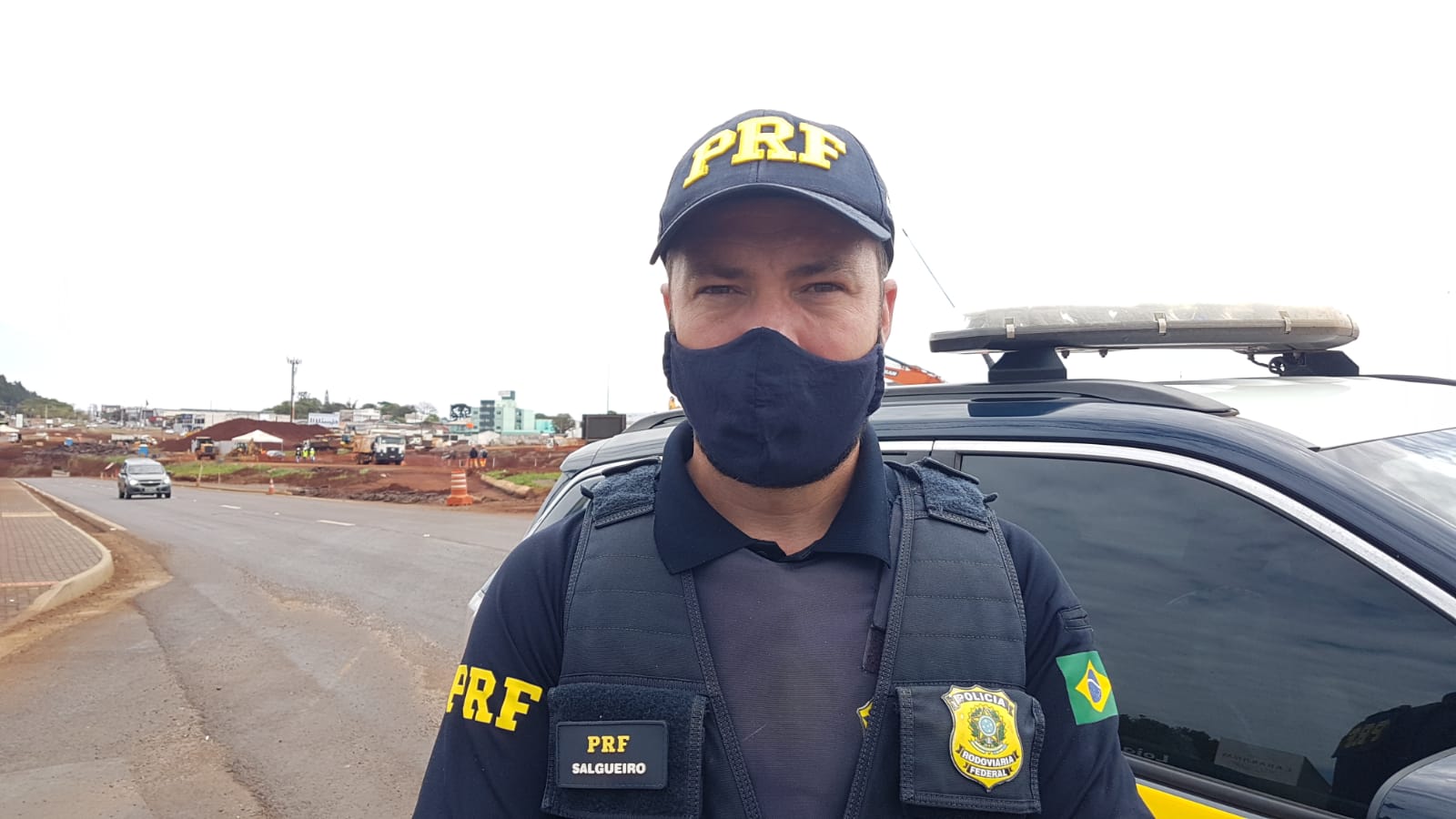 Segundo PRF, manifestantes a pé tentaram bloquear BR-277, em Cascavel, mas foram orientados sobre o ato