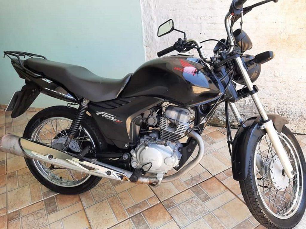 Honda CG 150 Fan com placa AVI-9C31 foi furtada de residência no Bairro Santa Cruz