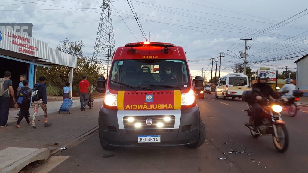 Motociclista fica ferido ao se envolver em acidente de trânsito na Avenida Piquiri