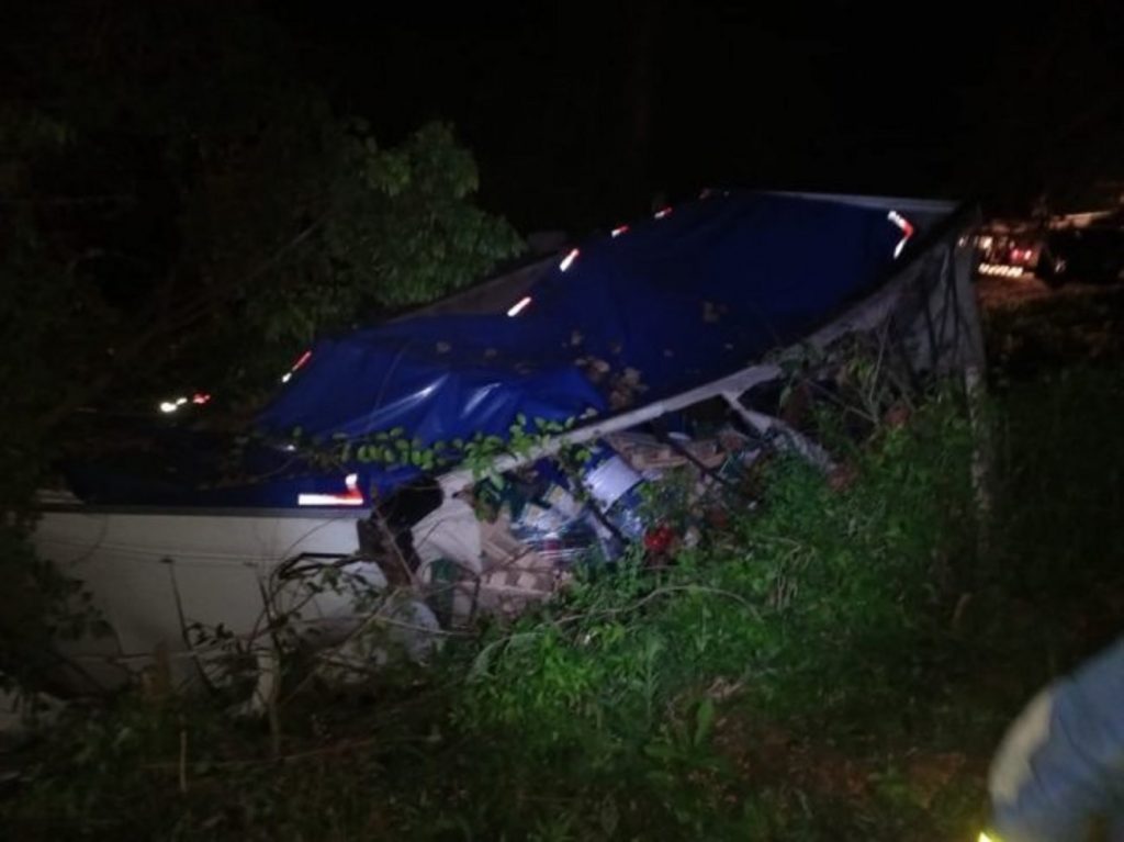 Acidente com caminhão deixa um morto em Boa Vista da Aparecida