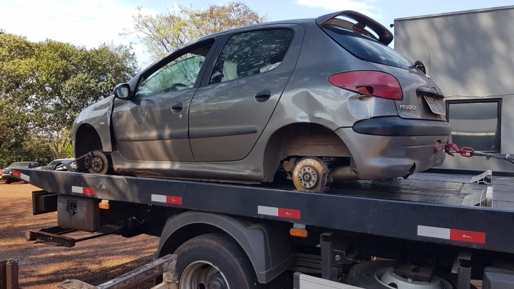 Peugeot com alerta de furto é localizado pela PM no Bairro Cascavel Velho
