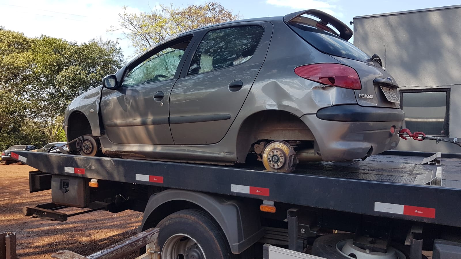 Carro com registro de furto é recuperado no Bairro Siena em Cascavel