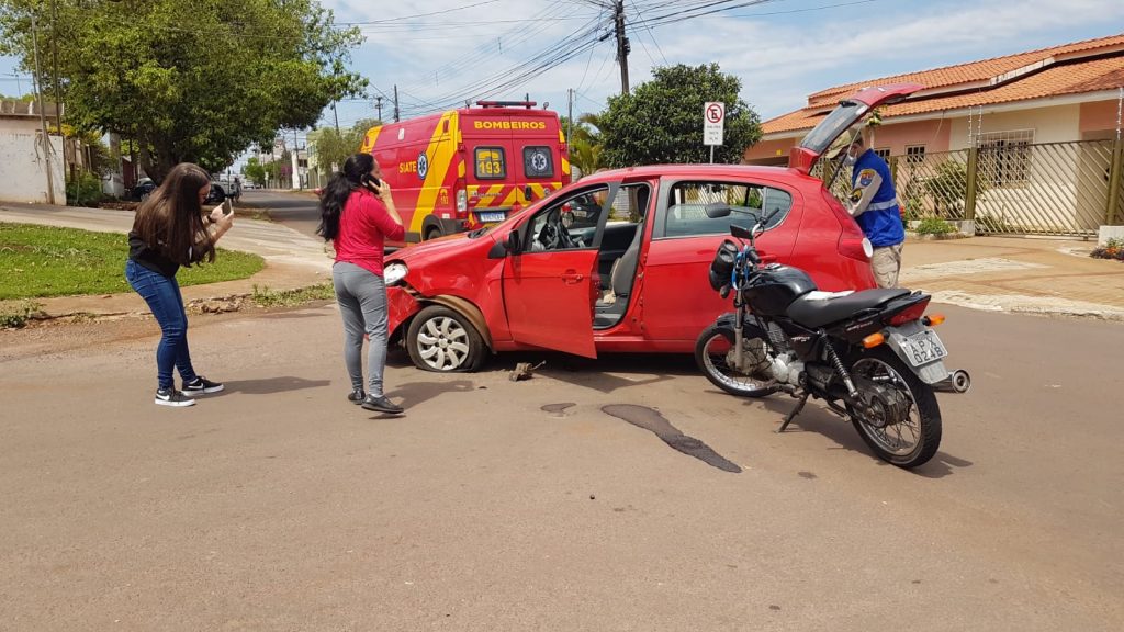 Motociclista de 33 anos fica ferida em acidente no Alto Alegre Motociclista de 33 anos fica ferida em acidente no Alto Alegre