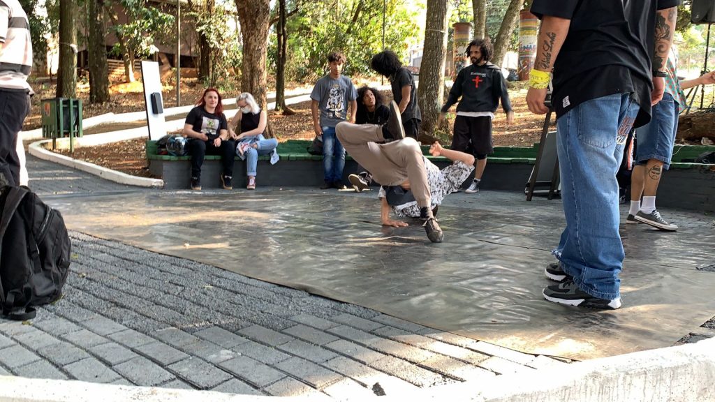 Evento cultural com Batalhas de Break e Hip Hop é realizado na Praça dos Mosaicos
