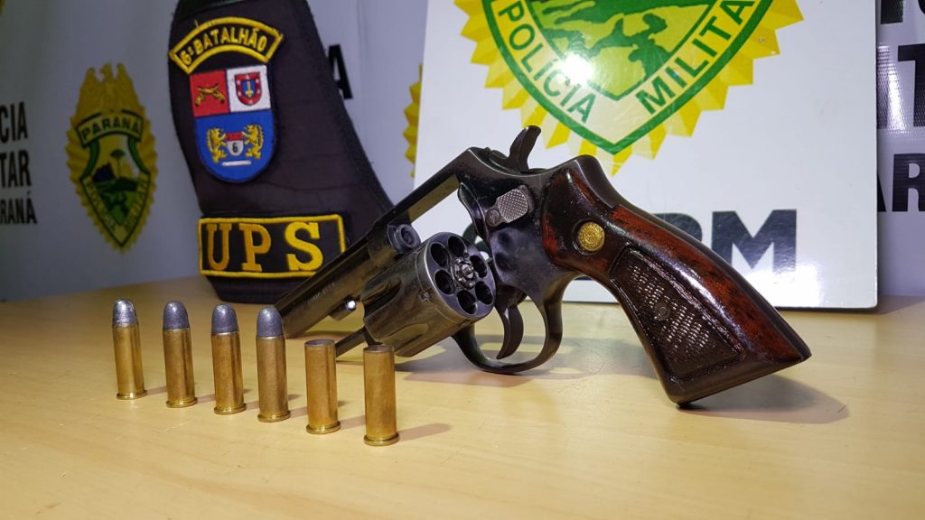 Após disparar para o alto durante briga no Jardim Melissa, homem é detido e levado à 15ª Subdivisão Policial