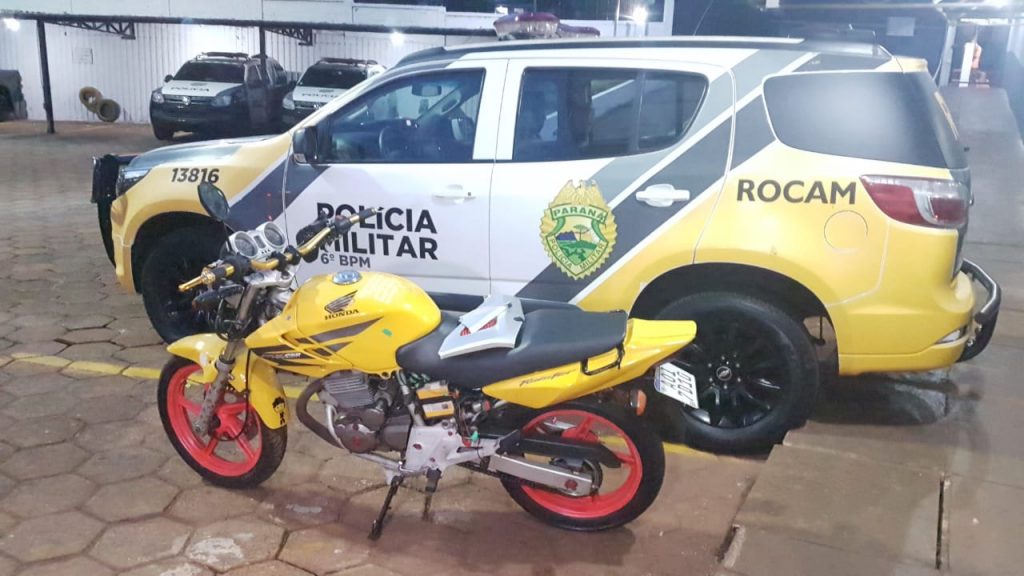 Motocicleta Honda Twister com registro de furto é recuperada pela PM no Bairro Alto Alegre
