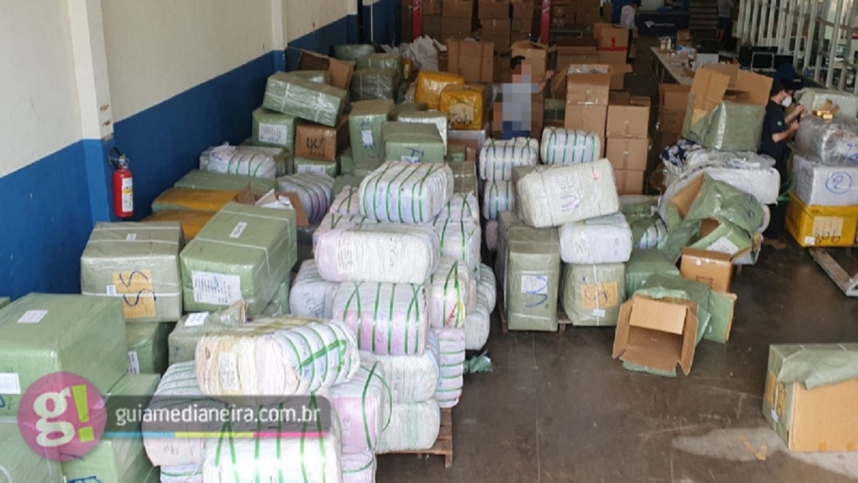 Receita Federal apreendeu carreta carregada com cerca de R$ 6,3 milhões em mercadorias Imagem referente a Receita Federal apreendeu carreta carregada com cerca de R$ 6,3 milhões em mercadorias