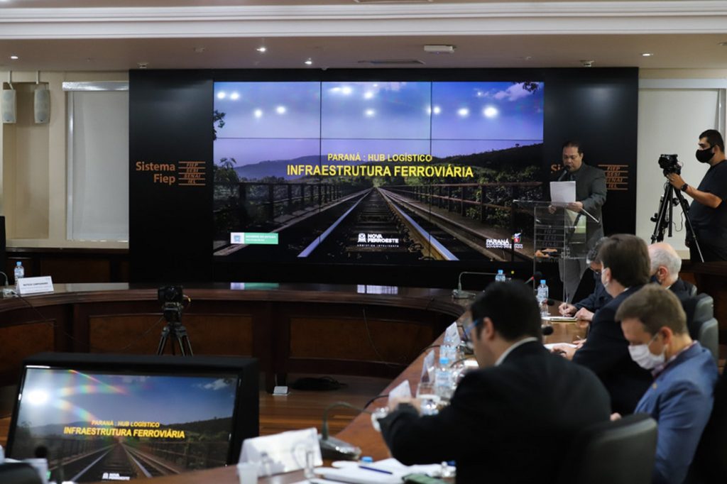 Integração porto-ferrovia é tema de debate em evento que reuniu Estado, Governo Federal e indústria Integração porto-ferrovia é tema de debate em evento que reuniu Estado, Governo Federal e indústria