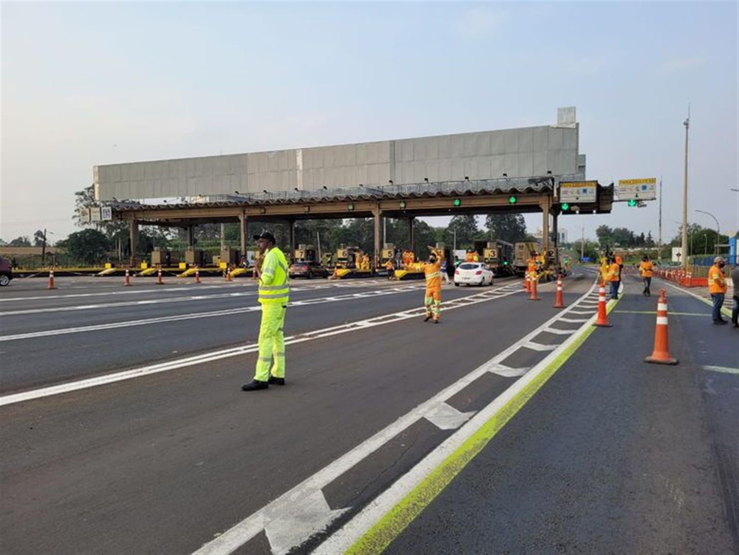 Surpresas esperam motoristas nas novas praças de pedágio do Paraná – Descubra o que muda em 2024 Imagem referente a Surpresas esperam motoristas nas novas praças de pedágio do Paraná – Descubra o que muda em 2024