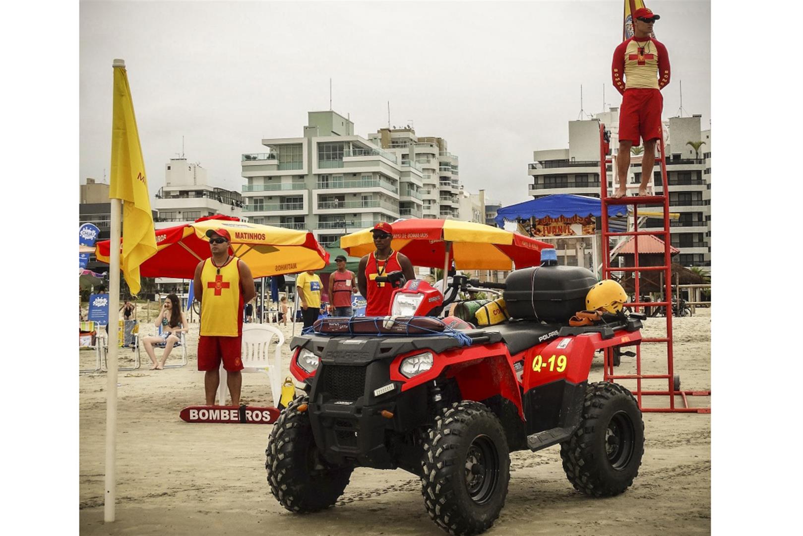 Corpo de Bombeiros abre 167 vagas em curso de guarda-vidas civil voluntário para a temporada Imagem referente a Corpo de Bombeiros abre 167 vagas em curso de guarda-vidas civil voluntário para a temporada
