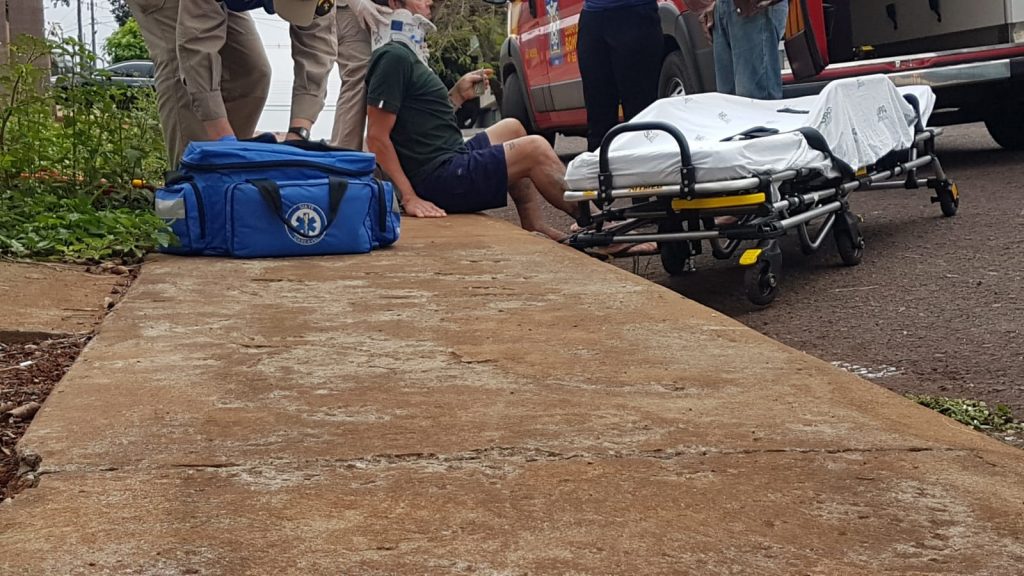 Homem de 48 anos fica ferido ao sofrer queda na Rua Natalício Alves, no Cancelli Homem de 48 anos fica ferido ao sofrer queda na Rua Natalício Alves, no Cancelli