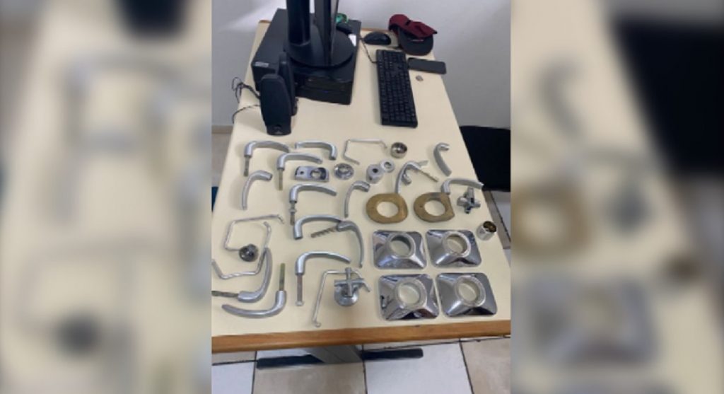 Homem é preso furtando objetos em prédio desativado de Apucarana Homem é preso furtando objetos em prédio desativado de Apucarana