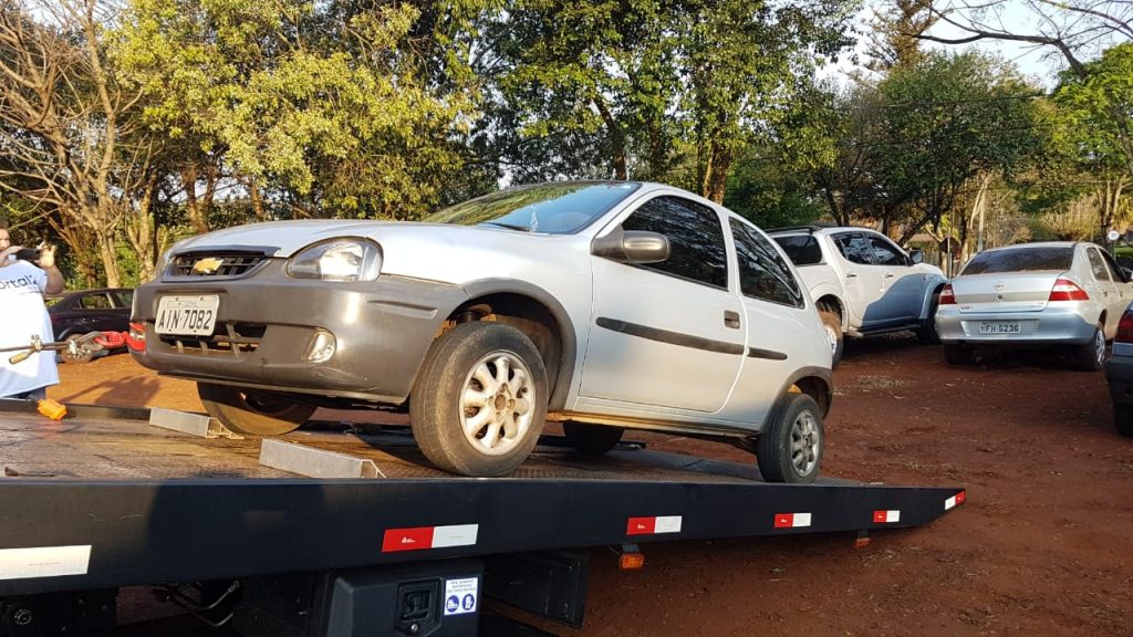 Corsa com registro de furto é localizado pela Polícia Militar; Objetos foram recuperados Corsa com registro de furto é localizado pela Polícia Militar; Objetos foram recuperados