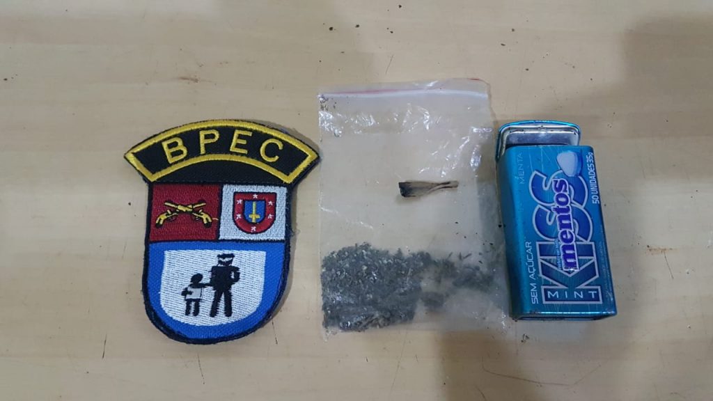 Patrulha Escolar apreende menor com maconha no Bairro Alto Alegre Patrulha Escolar apreende menor com maconha no Bairro Alto Alegre