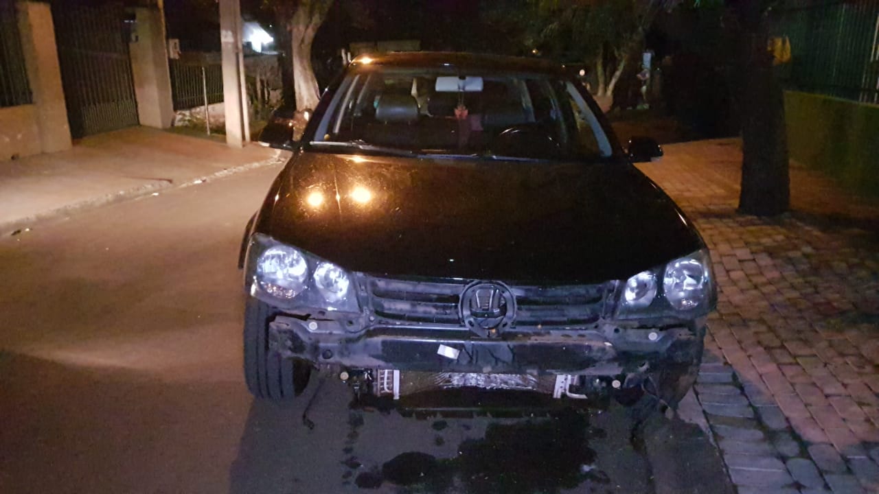 Carro que arrastou motocicleta no Veneza é encontrado pela PM Cascavel Velho; Motorista foi detido por embriaguez
