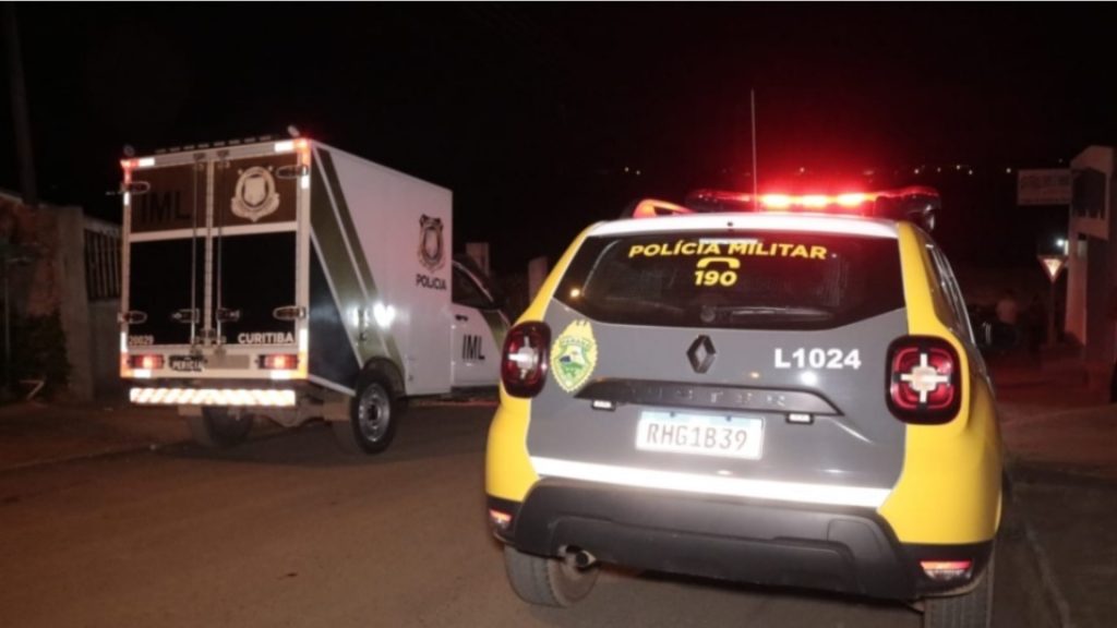 Homem é morto com oito tiros na Vila Romana, em Ponta Grossa Homem é morto com oito tiros na Vila Romana, em Ponta Grossa