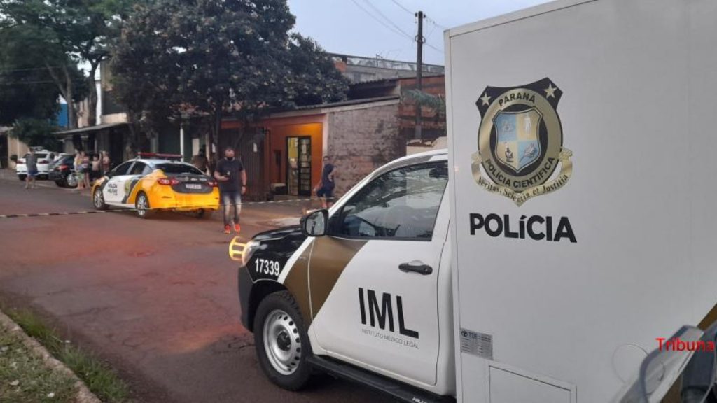 Homem é morto com 14 tiros de pistola no Jardim São Paulo, em Foz do Iguaçu Homem é morto com 14 tiros de pistola no Jardim São Paulo, em Foz do Iguaçu