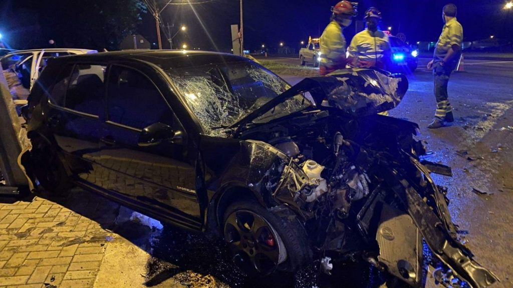 Homem e mulher grávida ficam feridos em grave acidente em São Miguel do Iguaçu Homem e mulher grávida ficam feridos em grave acidente em São Miguel do Iguaçu