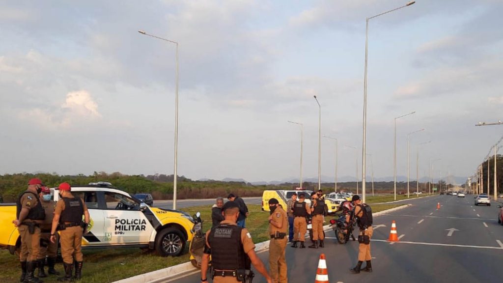 Operação da PM prende 32 pessoas e apreende drogas na Capital e RMC Operação da PM prende 32 pessoas e apreende drogas na Capital e RMC