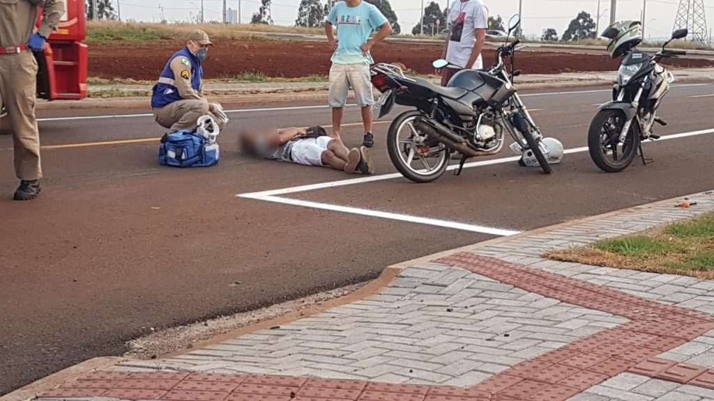 Jovem sofre fratura na clavícula ao cair de moto no Loteamento Mirante Jovem sofre fratura na clavícula ao cair de moto no Loteamento Mirante