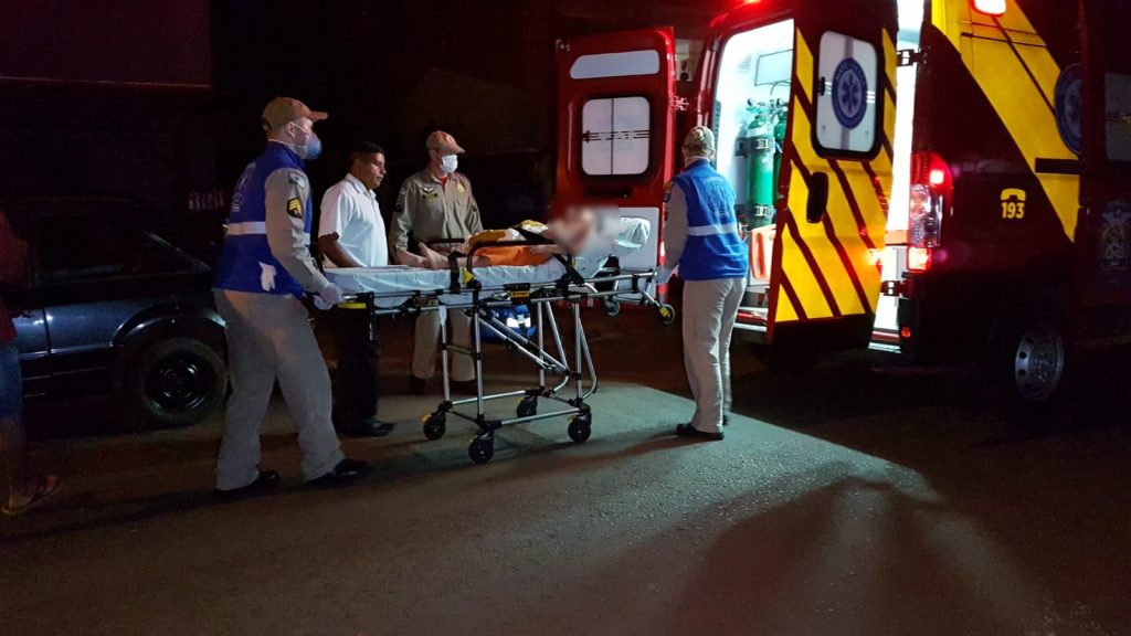 Menino de 5 anos cai de cadeira e precisa do socorro do Siate no Santa Cruz