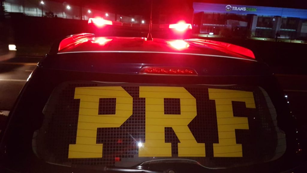 PRF realiza fiscalização de trânsito na BR-277, perto do Trevo da Portal PRF realiza fiscalização de trânsito na BR-277, perto do Trevo da Portal
