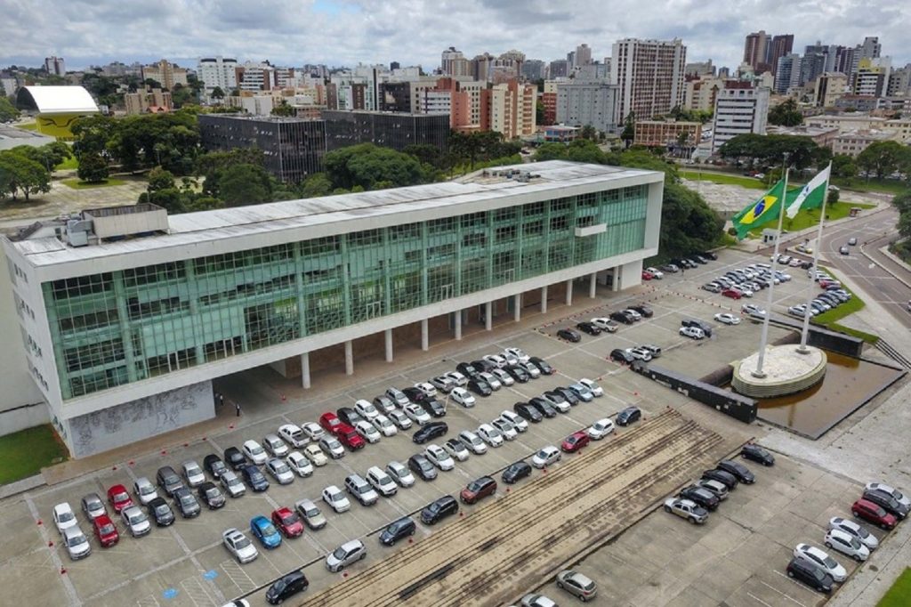 Com cenário mais estável, Estado amplia capacidade de público em eventos Com cenário mais estável, Estado amplia capacidade de público em eventos