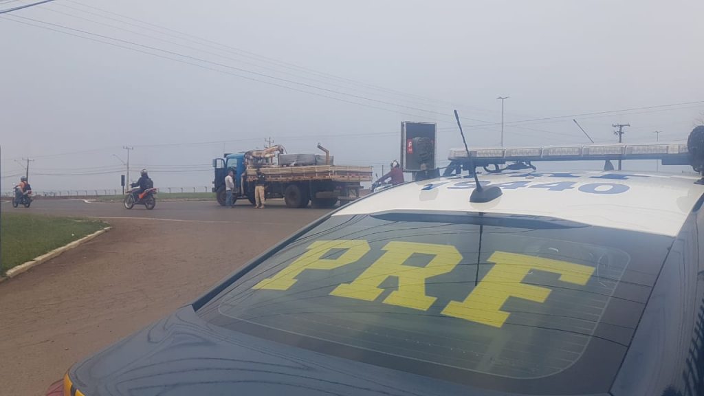 Fiscalização de trânsito é realizada pela PRF na BR-277, em Cascavel