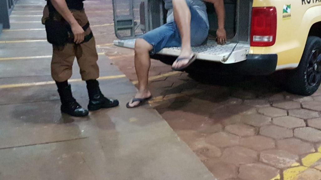 Homem é detido pela PM por falta de pagamento de pensão alimentícia