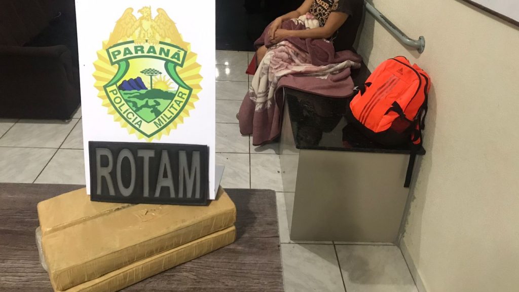 Corbélia: Rotam detém mulher que transportava tabletes de maconha em ônibus
