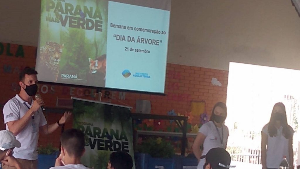 IAT promove palestras sobre educação ambiental em escolas de Ivaiporã