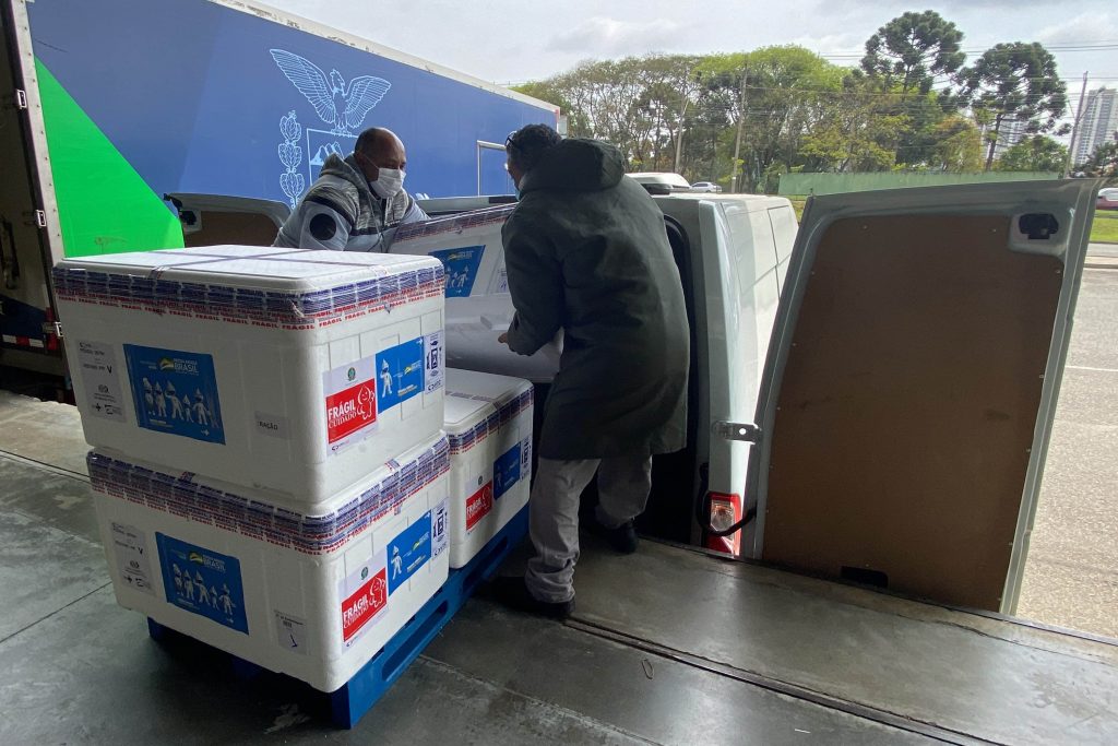 Paraná recebe 55,2 mil vacinas contra a Covid-19 para segunda dose na população adulta