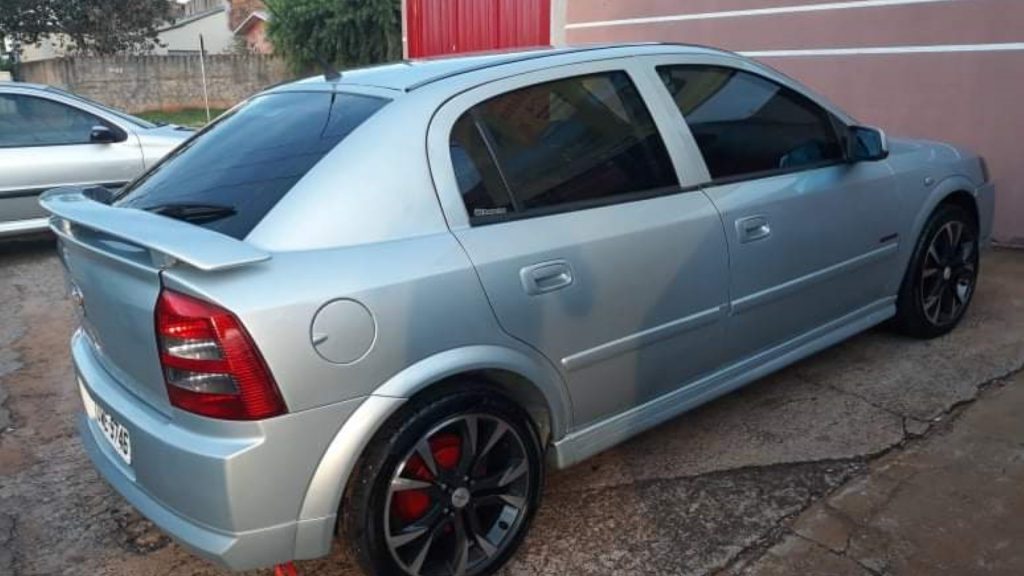 Ladrão invade residência, furta veículo Astra e televisor no Bairro Cascavel Velho