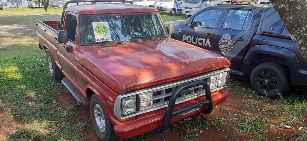 BPFron recupera em Foz do Iguaçu carro furtado em Cascavel