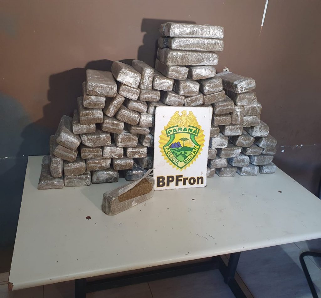 BPFron apreende drogas em ônibus na cidade de Foz do Iguaçu