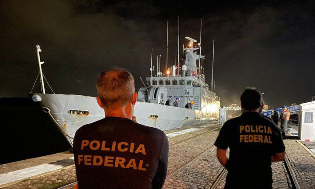 Veleiro é apreendido com haxixe próximo a Fernando de Noronha