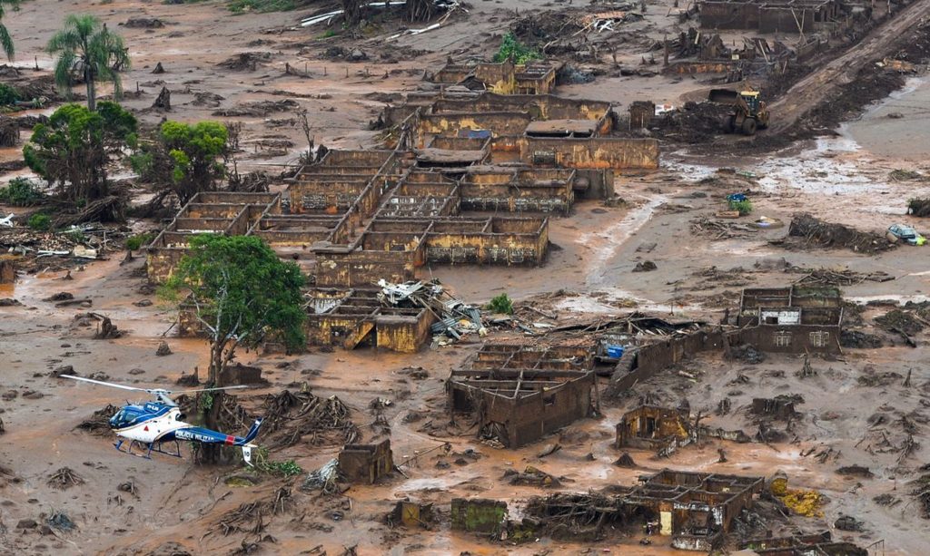 ES e MG querem novo acordo por danos após rompimento de barragem