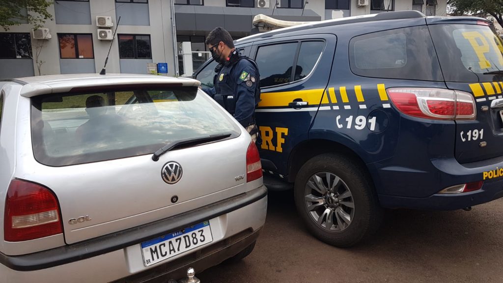 Carro furtado em Cascavel é recuperado pela PRF na BR-277